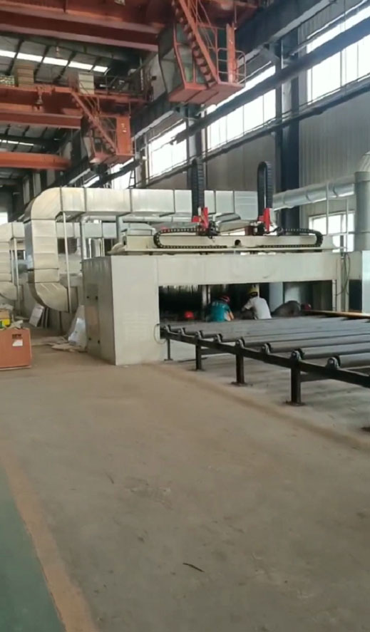 鋼板預(yù)處理線、噴漆、烘干安裝現(xiàn)場圖