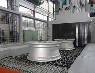 小型網(wǎng)帶通過(guò)式拋丸機(jī)優(yōu)勢(shì)是什么？